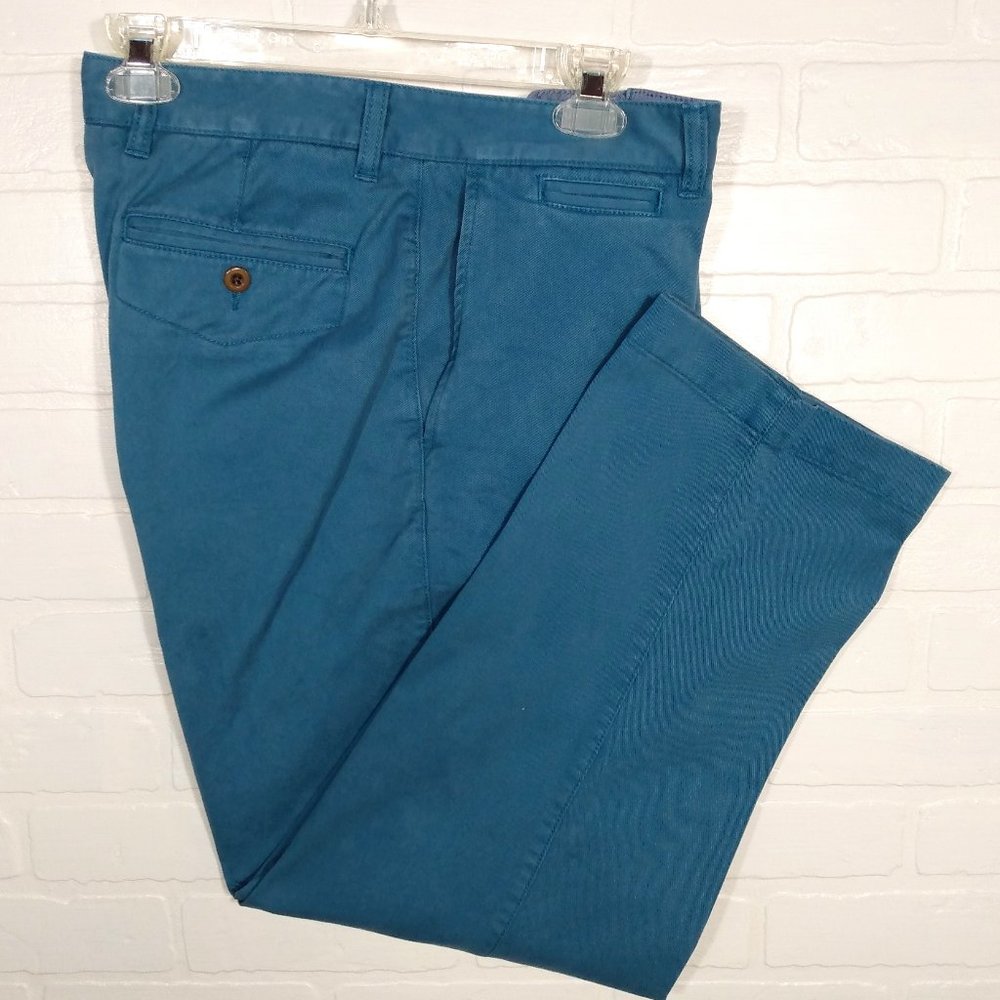 L.L. Bean men's Natural Fit blue chino pants size 33x29